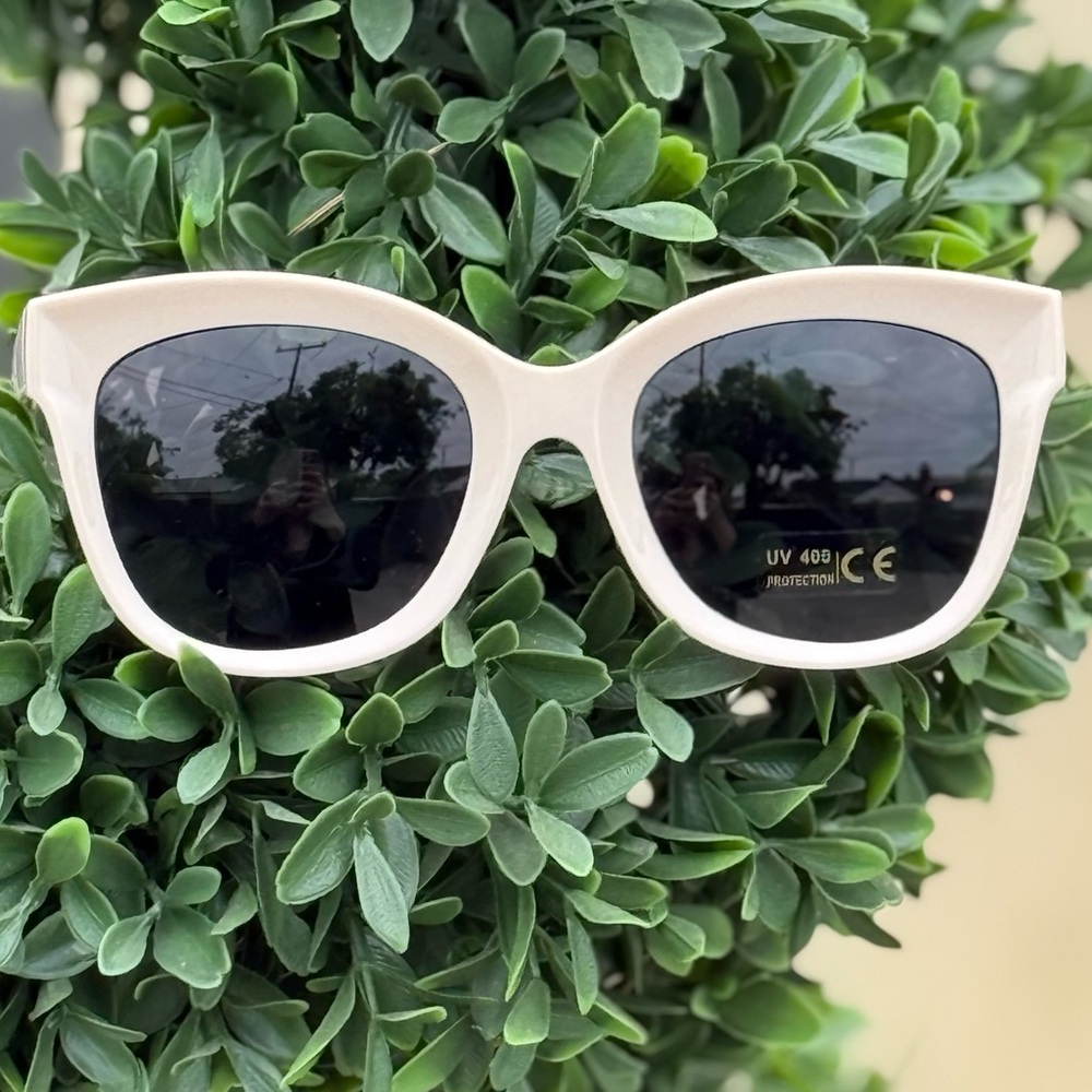 Chic Cream Sunglasses